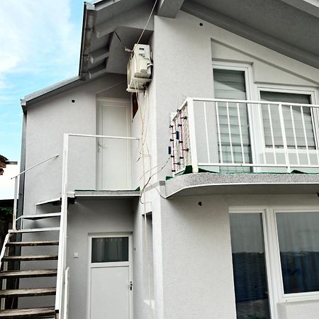 Apartman Sava Ni Exterior foto